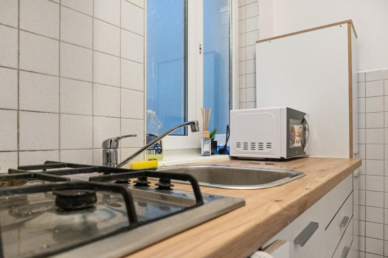 Welcoming 3Br Budget Apt. Well Connected ウィーン エクステリア 写真